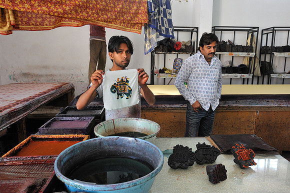 Traditional carpet making in Jaipur