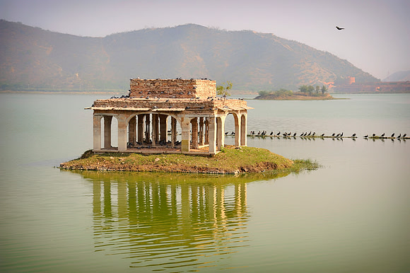 Jal Mahal on Man Sagar lake