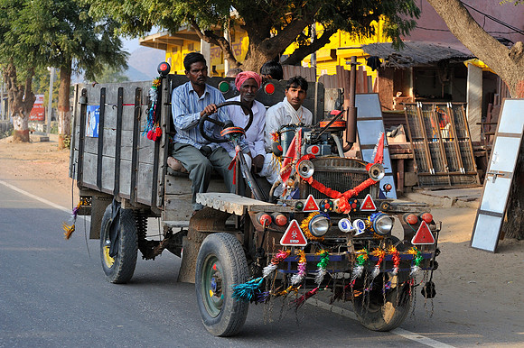 On the road to Jaipur