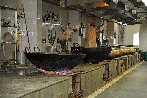 A Sikh soup kitchen in Delhidhi