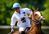 Izzy parsons of The Dundas Arms team