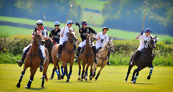 The Dundas arms team and Bourne Valley team