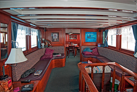 Lounge area on MV Discovery