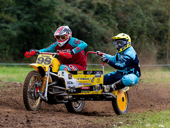 Gary Patey and Chris Huntley on their Wasp Yam 840