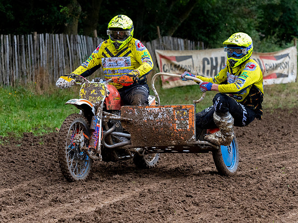 Shaun Mallows and Colin Dunkley on their Wasp Yam 1000