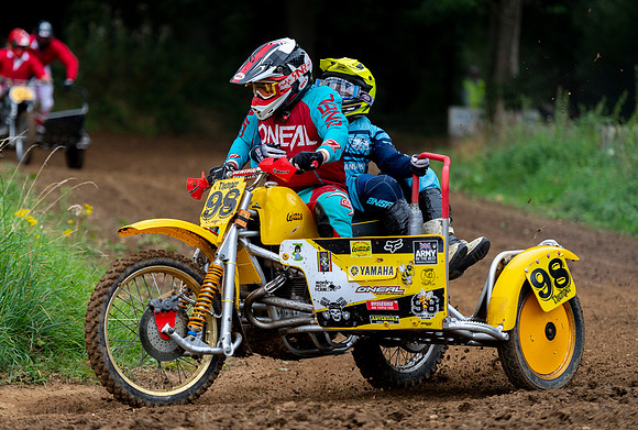 Gary Patey and Chris Huntley on their Wasp Yam 840