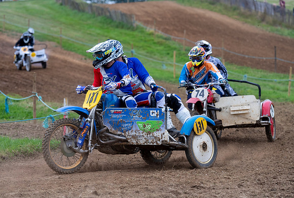 Chris and David Tye on their Wasp Norton 880