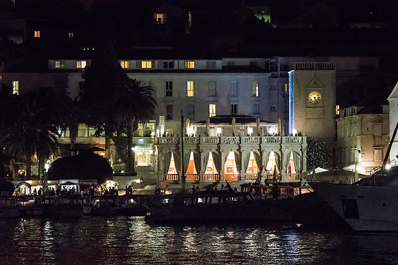 The old town of Havar at night