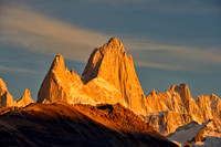 Cerro Fitz Roy at Sunrise from Miradoor De Los Condores, El Chalten village, Province Santa Cruz, Patagonia, Argentina.0286