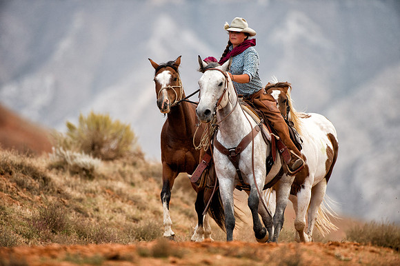 Kelly leading the horse