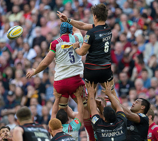 James Horwill (5) and Michael Rhodes (6) go for the ball