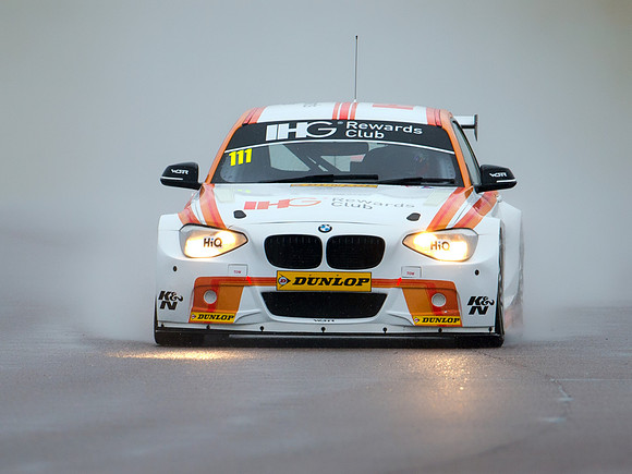 Andy Priaulx in the BTCC BMW at Thruxton