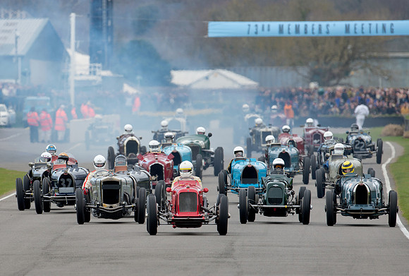 Start of the Earl Howe Trophy race at Goodwood