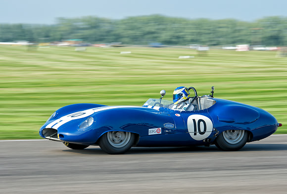 Richard Kent drives the 1959 Lister-Jaguar 'Costin'