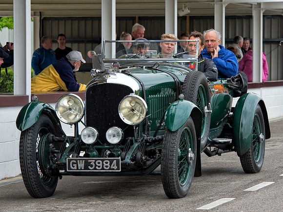 Jitnder Piplani in the 1930 Bentley 4 1/2L with guests at Benjafield's Sprint