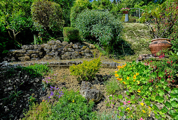 The garden of a 13th house