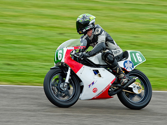 Dan Walling on his Yamaha TZ250L