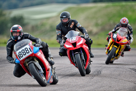 Nick Williamson (16), Kawasaki 10XZR, NG Road Racing Thruxton