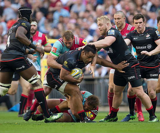 Mako Vunipola escapes the tackle at Saracens v Harlequins