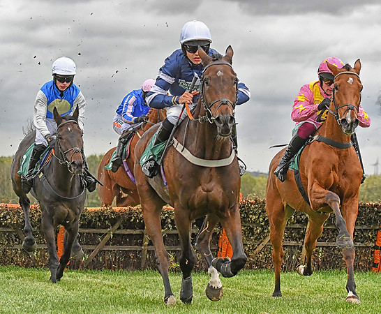 Daniel Sansom on Plantagenet in front at Towcester