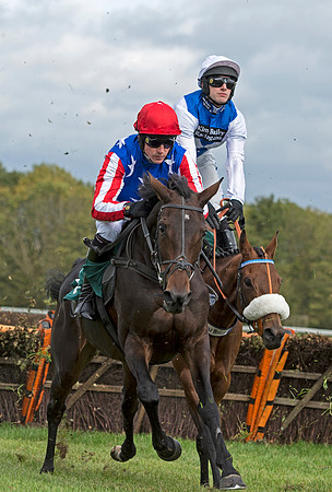 Harry Skelton on Oscar's Song strives ahead